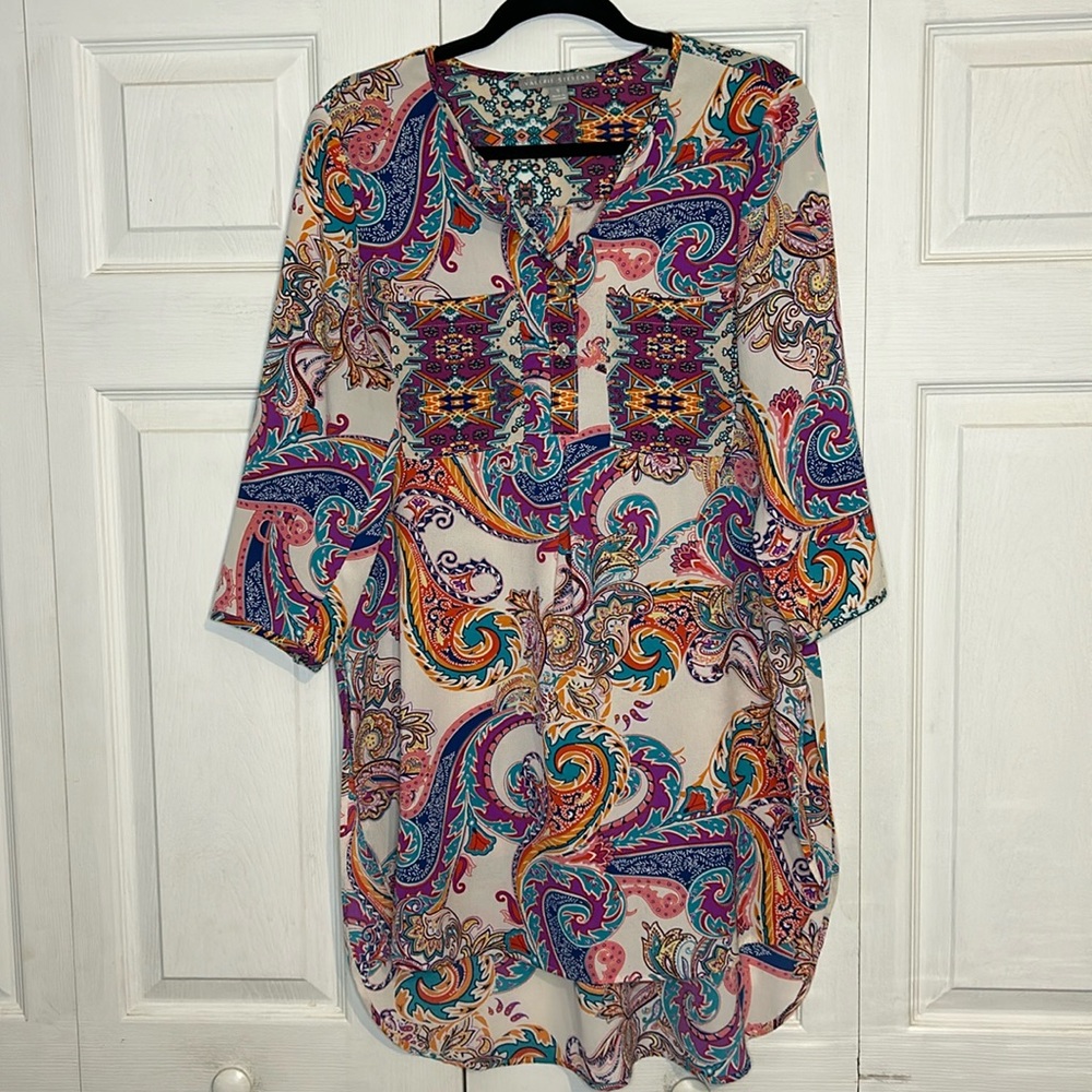 Valerie Steven’s women’s top size Small